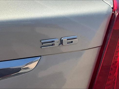 Used 2017 Cadillac XT5 Luxury w/ Driver Awareness Package image 28