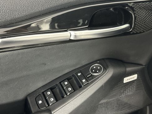 Used 2022 Kia Seltos SX image 17