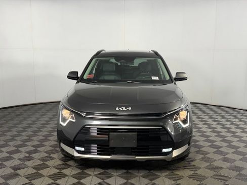 Used 2024 Kia Niro EX Touring image 5