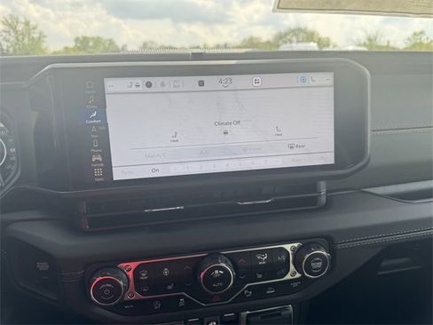 New 2025 Jeep Gladiator Mojave image 30