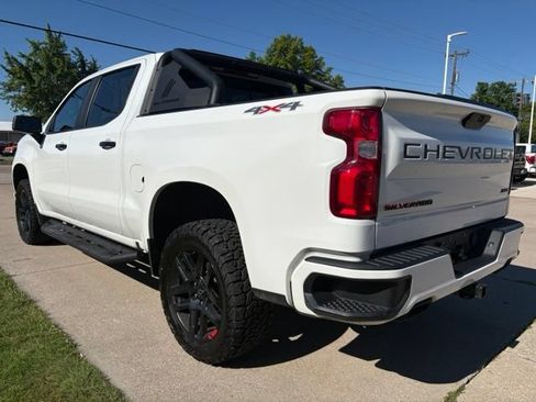 Used 2021 Chevrolet Silverado 1500 RST w/ Redline Edition AWD/4WD image 2