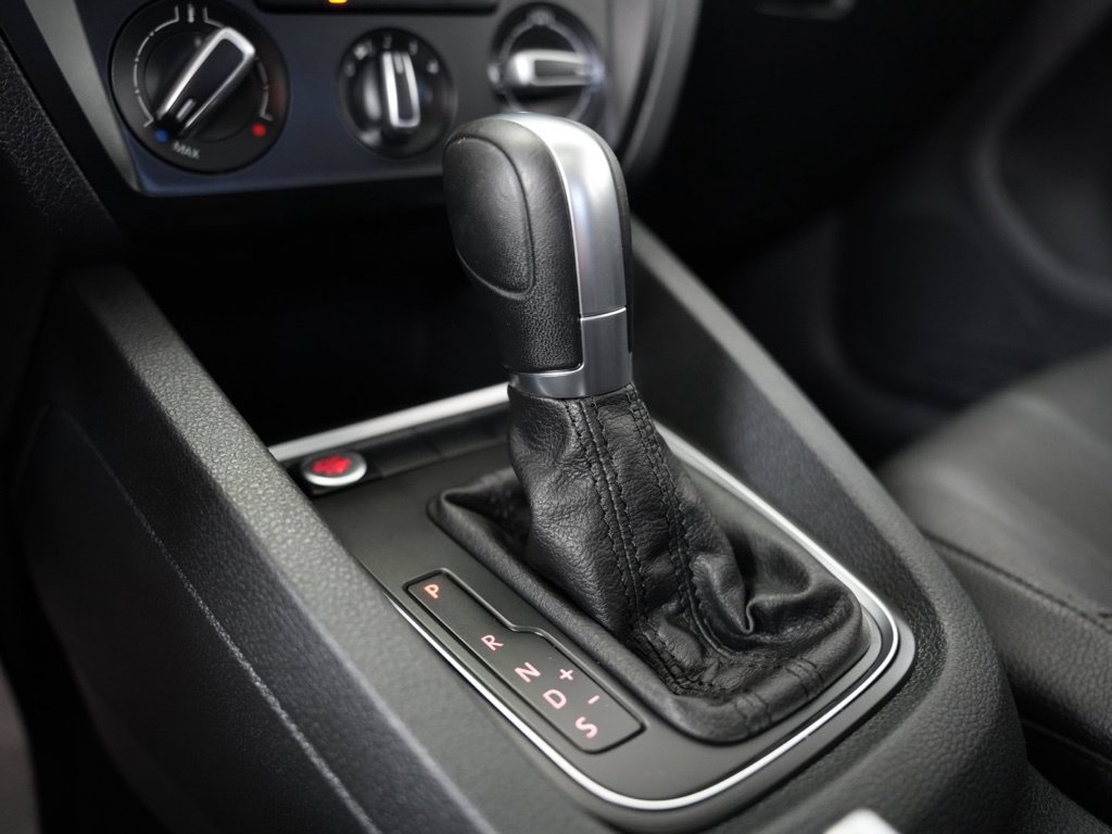 Used 2017 Volkswagen Jetta SE FWD image 25