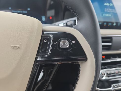 New 2026 Lincoln Corsair Premiere image 21