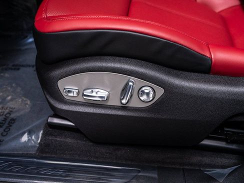 New 2026 Porsche Macan AWD/4WD image 25