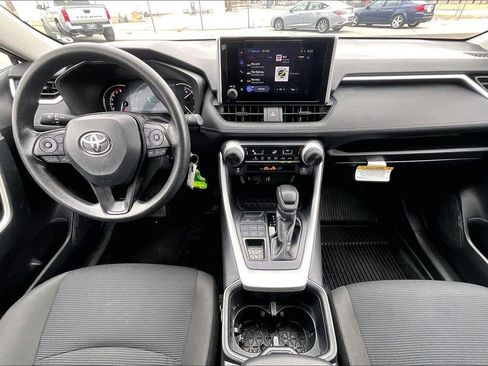 Used 2025 Toyota RAV4 LE AWD/4WD image 20