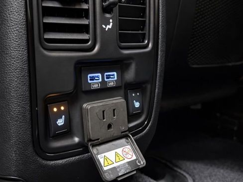 Used 2024 Dodge Durango GT image 31