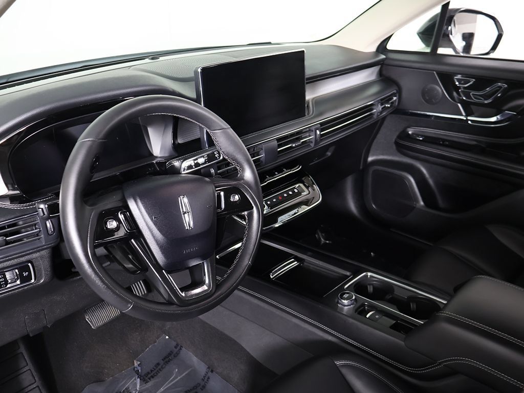 Used 2024 Lincoln Corsair AWD image 26