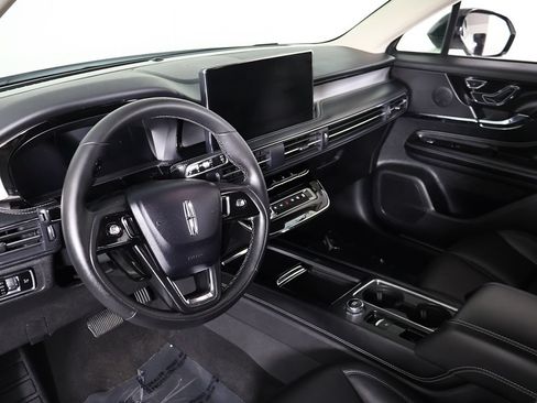 Used 2024 Lincoln Corsair AWD image 26