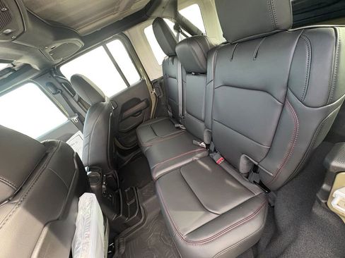 New 2026 Jeep Wrangler Unlimited Rubicon w/ Steel Bumper Group image 22