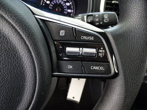 Used 2022 Kia Sportage LX image 7