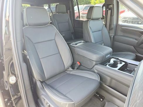 New 2026 Chevrolet Suburban Premier w/ Sun And Tow Package AWD/4WD image 15