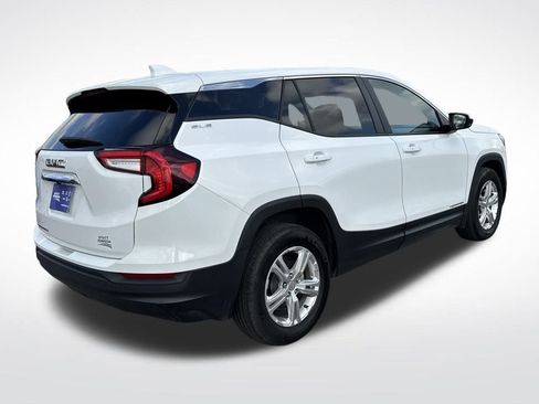 Used 2024 GMC Terrain SLE image 6