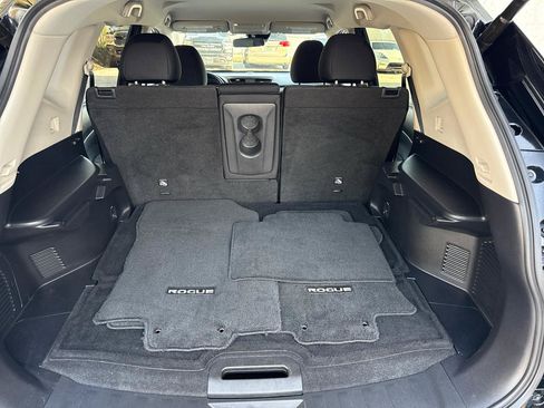 Used 2020 Nissan Rogue SV AWD/4WD image 31