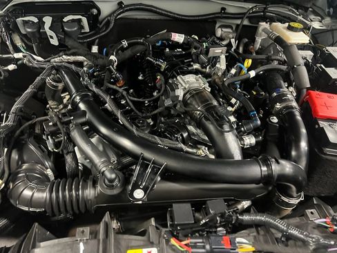 Used 2023 Ford Bronco Badlands image 36