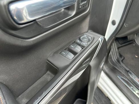 Used 2021 GMC Sierra 1500 AT4 w/ AT4 Premium Package AWD/4WD image 17