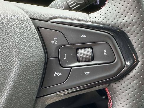 Used 2025 Chevrolet Trax RS w/ Driver Confidence Package image 20