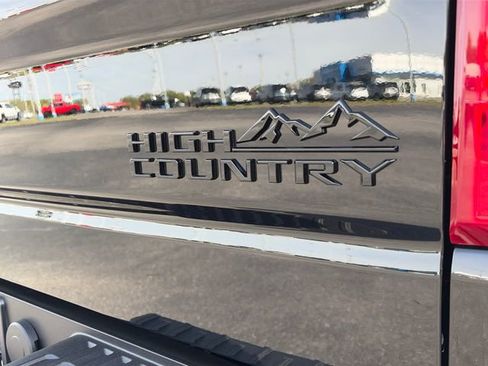 New 2026 Chevrolet Silverado 1500 High Country w/ High Country Premium Package AWD/4WD image 36