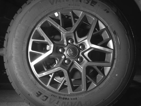 Used 2025 Jeep Wrangler Sahara image 15