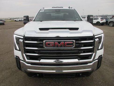 New 2026 GMC Sierra 3500 SLE w/ SLE Value Package image 13
