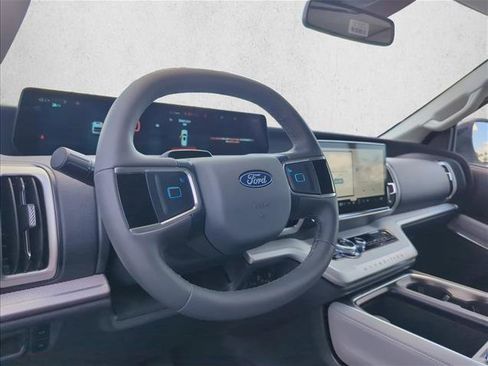 New 2026 Ford Expedition Active image 21