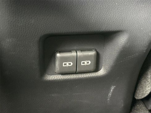 Certified 2025 Toyota RAV4 XLE FWD image 37