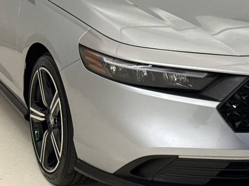 Certified 2025 Honda Accord Sport image 5