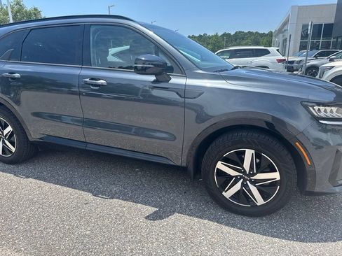 Used 2023 Kia Sorento S FWD image 16
