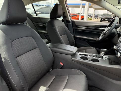 Used 2025 Nissan Altima 2.5 SV image 22