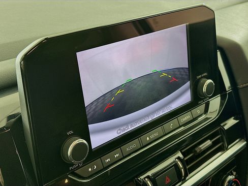 Used 2024 Nissan Pathfinder SV image 22