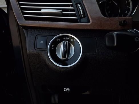Used 2013 Mercedes-Benz E 350 Sedan image 12