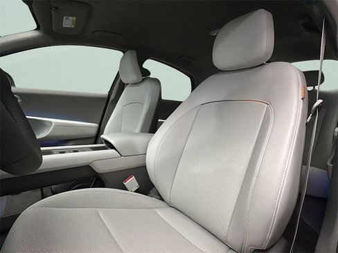 New 2025 Hyundai Ioniq 6 SEL image 9