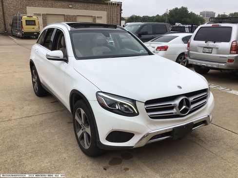 Used 2019 Mercedes-Benz GLC 300 image 6