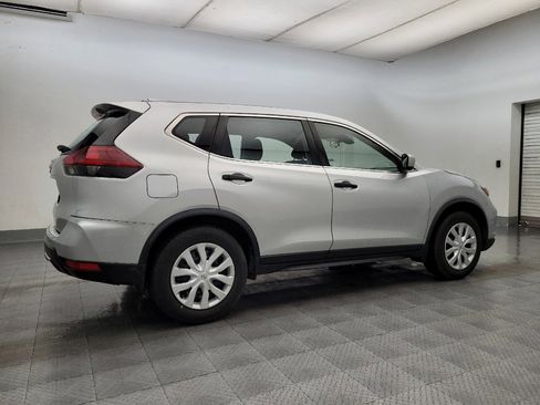 Used 2019 Nissan Rogue S image 10
