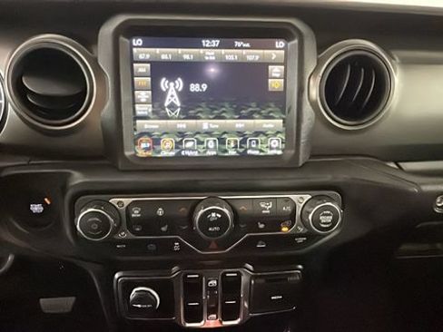 Used 2023 Jeep Wrangler Unlimited w/ Cold Weather Group AWD/4WD image 22