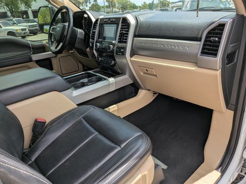 Used 2021 Ford F250 Lariat w/ Lariat Ultimate Package AWD/4WD image 13