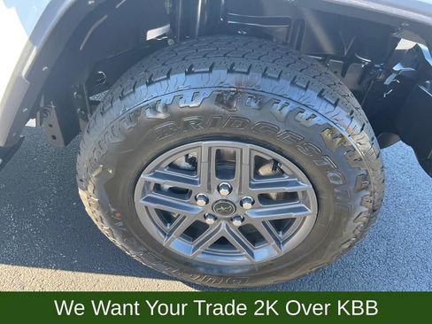 Used 2024 Jeep Gladiator Sport image 23