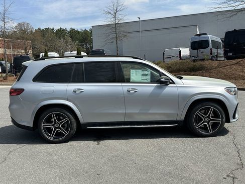 New 2026 Mercedes-Benz GLS 450 4MATIC image 9
