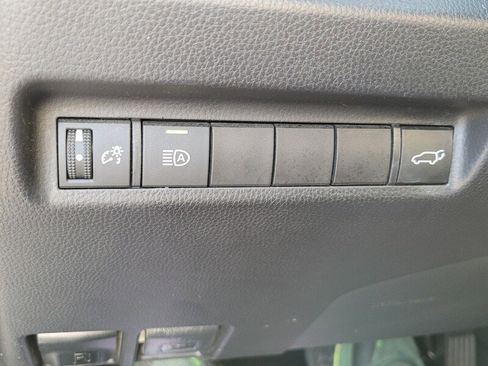 Used 2021 Toyota RAV4 XLE Premium image 28