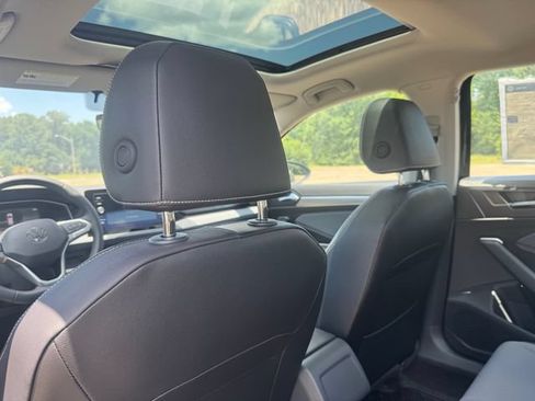 New 2026 Volkswagen Jetta SE FWD image 16