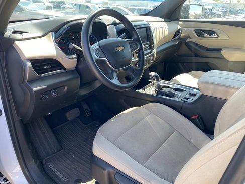 Used 2023 Chevrolet Traverse LS FWD image 5