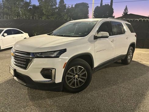 Used 2023 Chevrolet Traverse LT FWD image 3