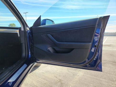 Used 2018 Tesla Model 3 Mid Range image 27