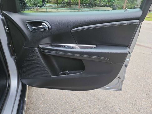 Used 2017 Dodge Journey Crossroad FWD image 35