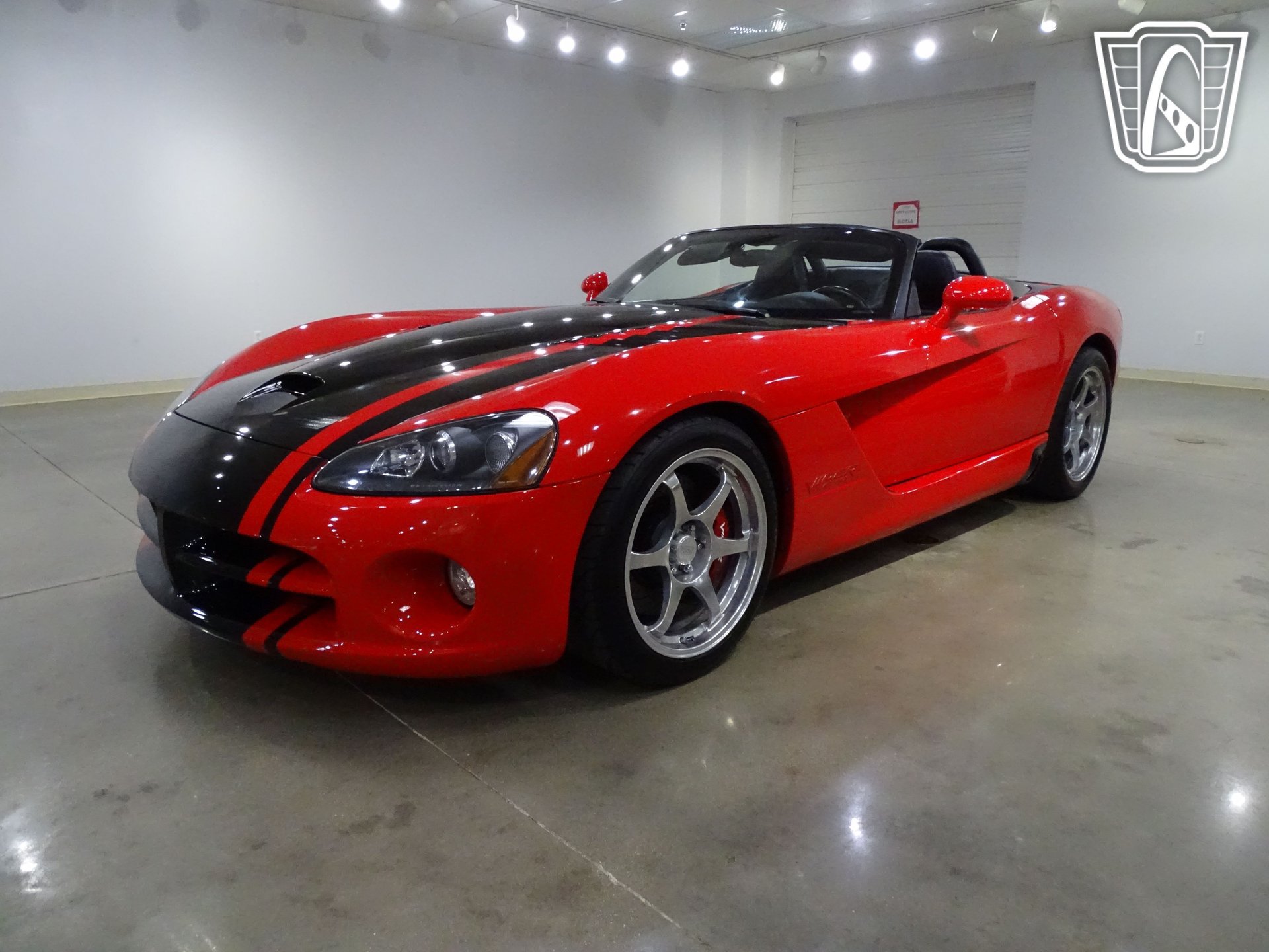 Used 2003 Dodge Viper SRT-10 RWD image 3