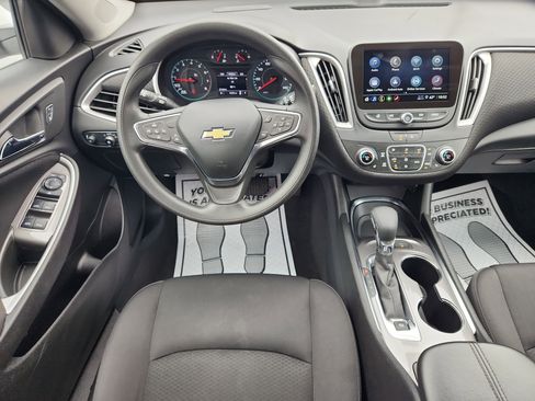 Used 2025 Chevrolet Malibu LT image 37