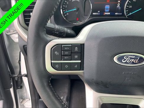 Used 2024 Ford Expedition XLT RWD image 11