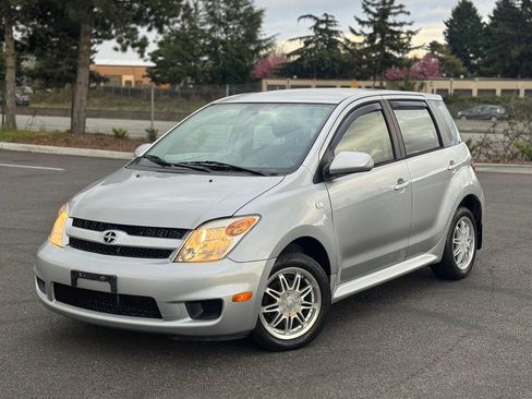 Used 2006 Scion xA FWD image 1