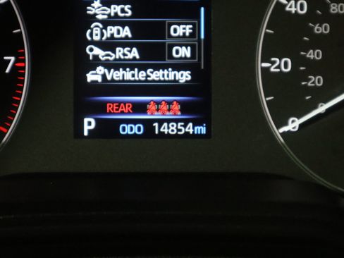 Used 2025 Toyota Corolla LE image 28