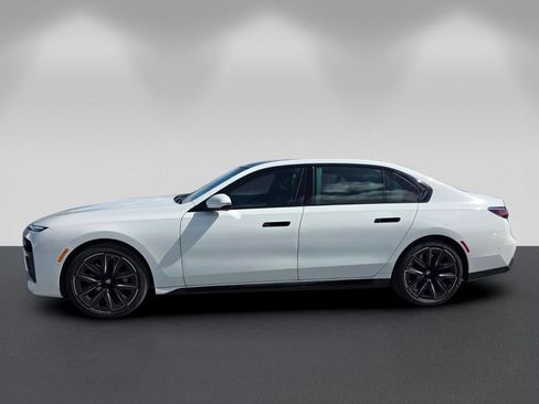 Certified 2023 BMW 760i xDrive AWD/4WD image 7