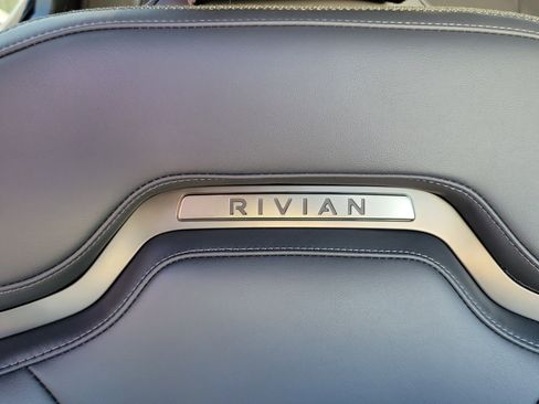 Used 2022 Rivian R1T Adventure image 18